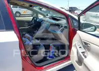 2013 Toyota PRIUS фото