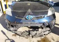 2013 Toyota PRIUS фото