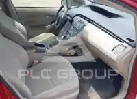 2013 Toyota PRIUS фото