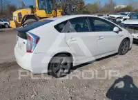 2013 Toyota PRIUS фото