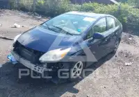 2013 Toyota PRIUS photo