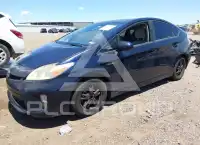 2013 Toyota PRIUS фото