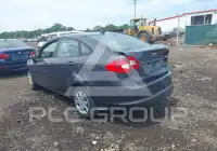 2013 Ford FIESTA фото