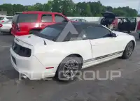 2013 Ford MUSTANG photo