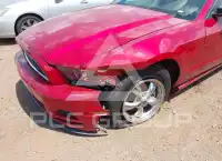 2013 Ford MUSTANG photo