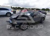 2013 Ford MUSTANG photo