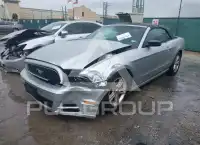 2013 Ford MUSTANG фото