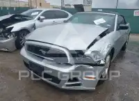 2013 Ford MUSTANG фото