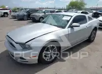 2013 Ford MUSTANG фото