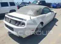 2013 Ford MUSTANG фото