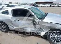 2013 Ford MUSTANG фото