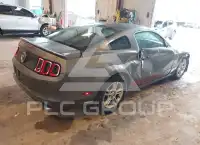 2013 Ford MUSTANG фото
