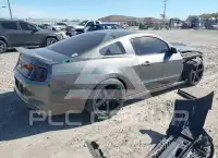 2013 Ford MUSTANG фото