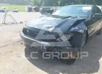 2013 Ford MUSTANG фото