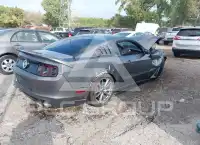 2013 Ford MUSTANG фото