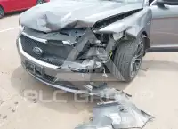 2013 Ford TAURUS фото