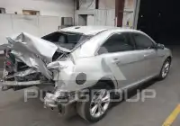 2013 Ford TAURUS фото