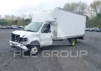 2013 Ford E-350 фото