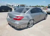 2013 Hyundai Genesis photo