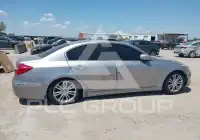2013 Hyundai Genesis photo