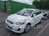 2013 Hyundai Accent photo