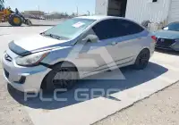 2013 Hyundai Accent photo
