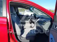 2013 Hyundai Accent photo