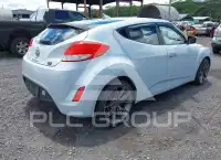 2013 Hyundai Veloster photo