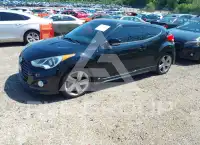 2013 Hyundai Veloster photo
