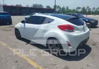 2013 Hyundai Veloster photo