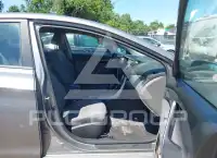 2013 Hyundai Elantra photo
