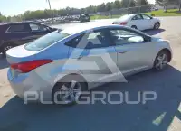 2013 Hyundai Elantra photo