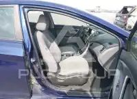 2013 Hyundai Elantra photo