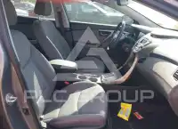 2013 Hyundai Elantra photo