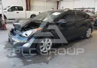 2013 Hyundai Elantra photo
