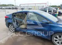 2013 Hyundai Elantra photo
