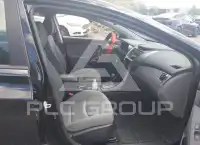 2013 Hyundai Elantra photo