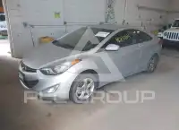 2013 Hyundai Elantra photo