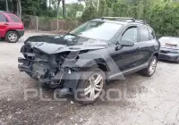 2013 Volkswagen Touareg photo