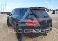 2013 Volkswagen Touareg photo