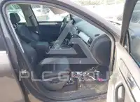 2013 Volkswagen Touareg photo