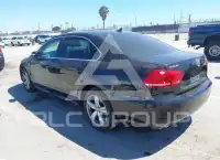 2013 Volkswagen Passat photo
