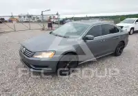 2013 Volkswagen Passat фото
