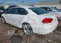 2013 Volkswagen Passat фото