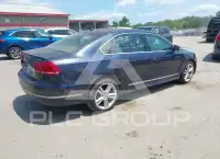 2013 Volkswagen Passat photo