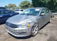 2013 Volkswagen Passat photo