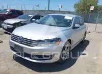 2013 Volkswagen Passat photo