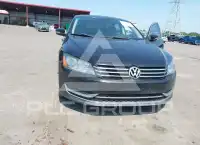 2013 Volkswagen Passat photo