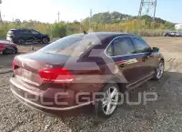 2013 Volkswagen Passat photo
