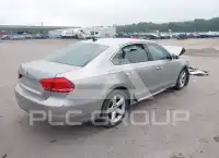 2013 Volkswagen Passat photo